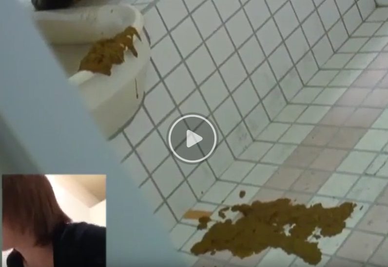 和式トイレで下痢便ぶっ放すお姉さん