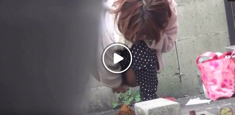弁当食べた後に野糞するお姉さん