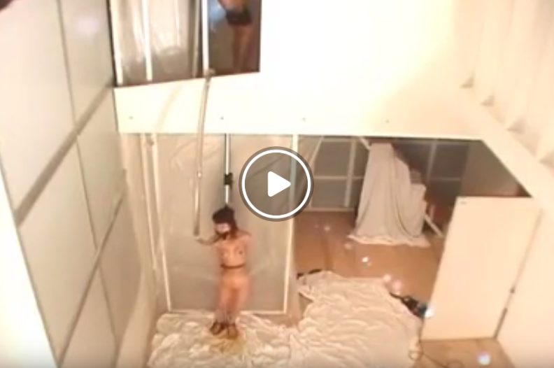 おっさんのうんこを食うう奴隷女